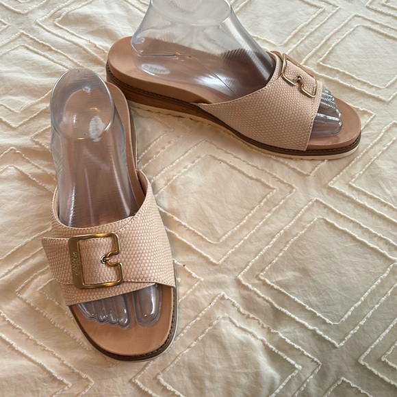 🌴🌴 Dr Scholl’s  originalist sandal - Picture 1 of 5